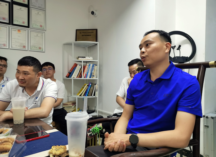 10月前行不止，11月勇攀高峰